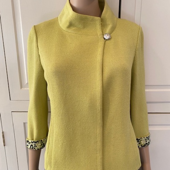 ST.JOHN COLLECTION Lime Green Sweater with Animal Print Cuffs Size 6 - Picture 1 of 7